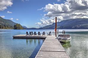 $2,295,000 - 8335 Sa-Seen-Os Rd<br>British Columbia, V0R 3E1