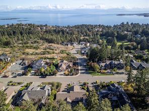 $1,595,000 - 2251 Bonnington Dr<br>British Columbia, V9P 9L9