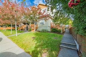 $499,900 - 582 Rosehill St<br>British Columbia, V9S 1H6