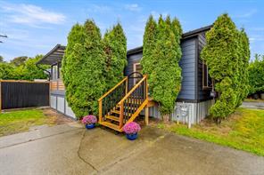 $350,000 - 2625 Mansfield Dr<br>British Columbia, V9N 2N2