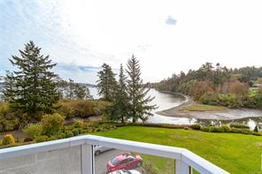 $749,900 - 2600 Ferguson Rd<br>British Columbia, V8M 2C1