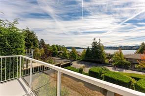 $949,000 - 3031 Hammond Bay Rd<br>British Columbia, V9T 1E1