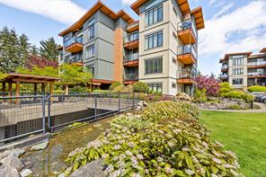 $595,000 - 2300 Mansfield Dr<br>British Columbia, V9N 3S3