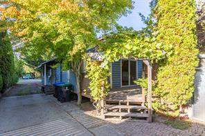 $650,000 - 1560 15th St<br>British Columbia, V9N 2C2