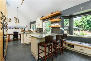 $1,019,000 - 869 Deal St<br>British Columbia, V9M 1B1