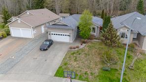 $699,900 - 5527 Woodland Cres<br>British Columbia, V9Y 8E6