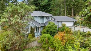 $1,095,000 - 531 Arbutus Ave<br>British Columbia, V9L 5X6