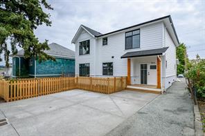 $629,000 - 384 12th St<br>British Columbia, V9N 1T5