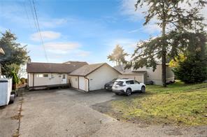 $994,800 - 4007 Island Hwy<br>British Columbia, V9H 1G4