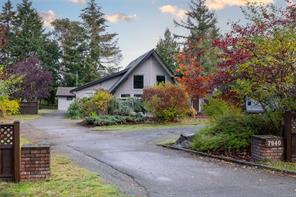 $1,100,000 - 7940 Northwind Dr<br>British Columbia, V0R 2H0