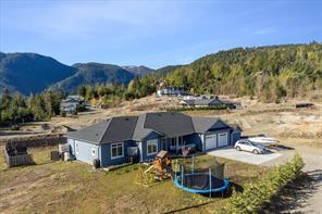 $1,149,000 - 1665 Meadowood Way<br>British Columbia, V9K 2S3