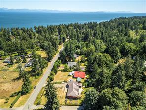 $850,000 - 1943 Coleman Rd<br>British Columbia, V9J 1V8