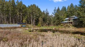 $1,190,000 - 2 Main Rd<br>British Columbia, V0R 2J0