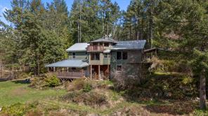 $1,190,000 - 2 Main Rd<br>British Columbia, V0R 2J0