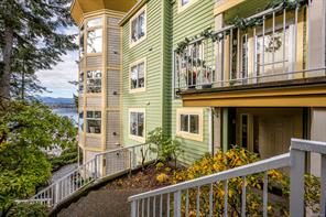 $875,000 - 2275 Comox Ave<br>British Columbia, V9M 1X6