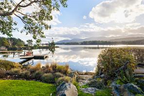 $2,190,000 - 5124 Brenton Page Rd<br>British Columbia, V9G 1L6