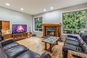 $989,000 - 121 Hamilton Ave<br>British Columbia, V9P 2W4