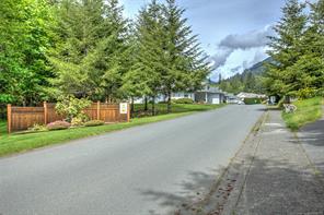 $475,000 - 300 Grosskleg Way<br>British Columbia, V0R 2G1