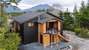 $769,900 - 1683 Larch Rd<br>Ucluelet, British Columbia, V0R 3A0