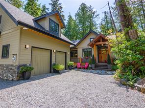 $2,495,000 - 760 Marine Dr<br>Ucluelet, British Columbia, V0R 3A0