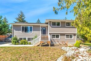$950,000 - 1823 Woobank Rd<br>Nanaimo, British Columbia, V9X 1G8