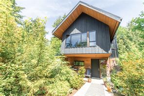 $1,869,000 - 1156 Pacific Rim Hwy<br>Tofino, British Columbia, V0R 2Z0