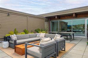 $1,998,000 - 368 Main St<br>Tofino, British Columbia, V0R 2Z0