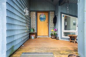 $989,000 - 4656 Lost Lake Rd<br>Nanaimo, British Columbia, V9T 5C4
