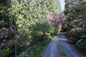 $2,400,000 - 2399 Garry Oak Dr<br>British Columbia, V9P 9G1