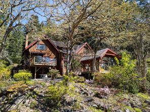 $2,400,000 - 2399 Garry Oak Dr<br>British Columbia, V9P 9G1