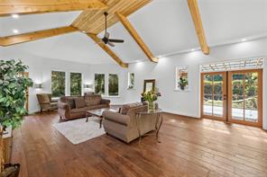 $1,350,000 - 594 Wain Rd<br>British Columbia, V9P 1R8