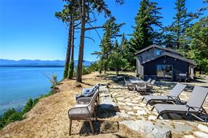 $2,199,900 - 943 Balmoral Rd<br>British Columbia, V9M 3W2