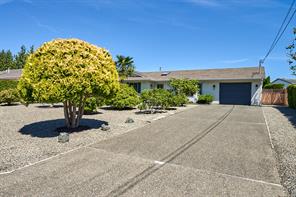 $699,900 - <strong>833 Sanderson Rd, (PQ Parksville)</strong><br>Parksville/Qualicum British Columbia, V9P 2M1