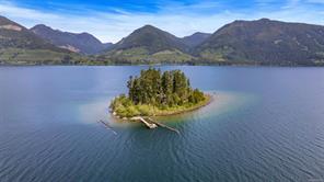 $1,375,000 - 7 Island #7 <br>British Columbia, V0R 2G0