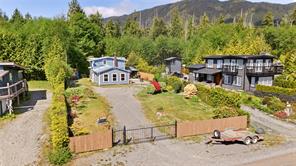 $629,000 - 1065 Seventh Ave<br>Ucluelet, British Columbia, V0R 3A0