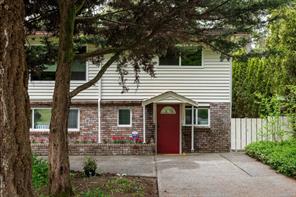 $729,000 - 2113 Furn Rd<br>Nanaimo, British Columbia, V9X 1J8