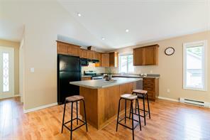 $799,900 - 3309 Willowmere Cres<br>Nanaimo, British Columbia, V9V 1H2