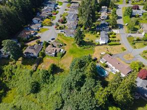 $699,900 - 6151 Greenwood Pl<br>Nanaimo, British Columbia, V9V 1K9