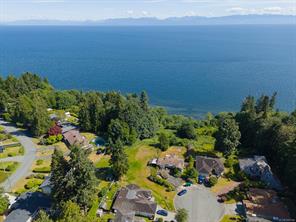 $699,900 - 6151 Greenwood Pl<br>Nanaimo, British Columbia, V9V 1K9