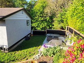 $559,900 - 3129 Departure Bay Rd<br>Nanaimo, British Columbia, V9T 1B6