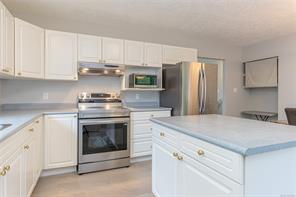 $799,000 - 4731 Hammond Bay Rd<br>Nanaimo, British Columbia, V9T 5A9