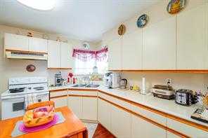 $489,000 - 3582 11th Ave<br>Port Alberni, British Columbia, V9Y 4Y7