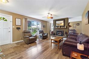 $780,000 - 5733 Amsterdam Cres<br>Nanaimo, British Columbia, V9T 2M8