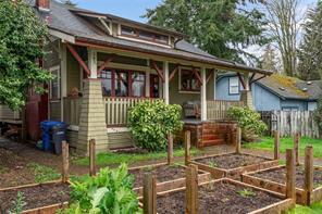$705,000 - 725 Comox Rd<br>Nanaimo, British Columbia, V9R 3J5