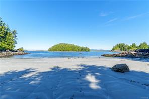$1,285,000 - 261 Cedar St<br>Tofino, British Columbia, V0R 2Z0