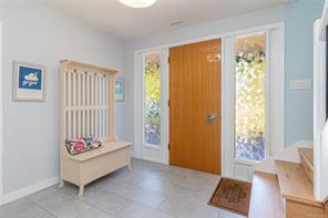 $2,100,000 - 2513 Cosgrove Cres<br>Nanaimo, British Columbia, V9S 3P4