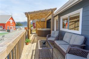 $1,290,000 - 332 Main St<br>Tofino, British Columbia, V0R 2Z0