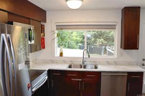 $899,900 - 5221 Metral Dr<br>Nanaimo, British Columbia, V9T 2K7