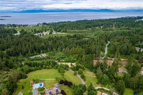 $575,000 - 7255 Aulds Rd<br>Lantzville, British Columbia, V0R 2H0