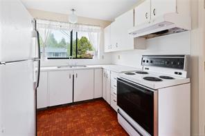 $649,000 - 222 Marine Dr<br>Ucluelet, British Columbia, V0R 3A0